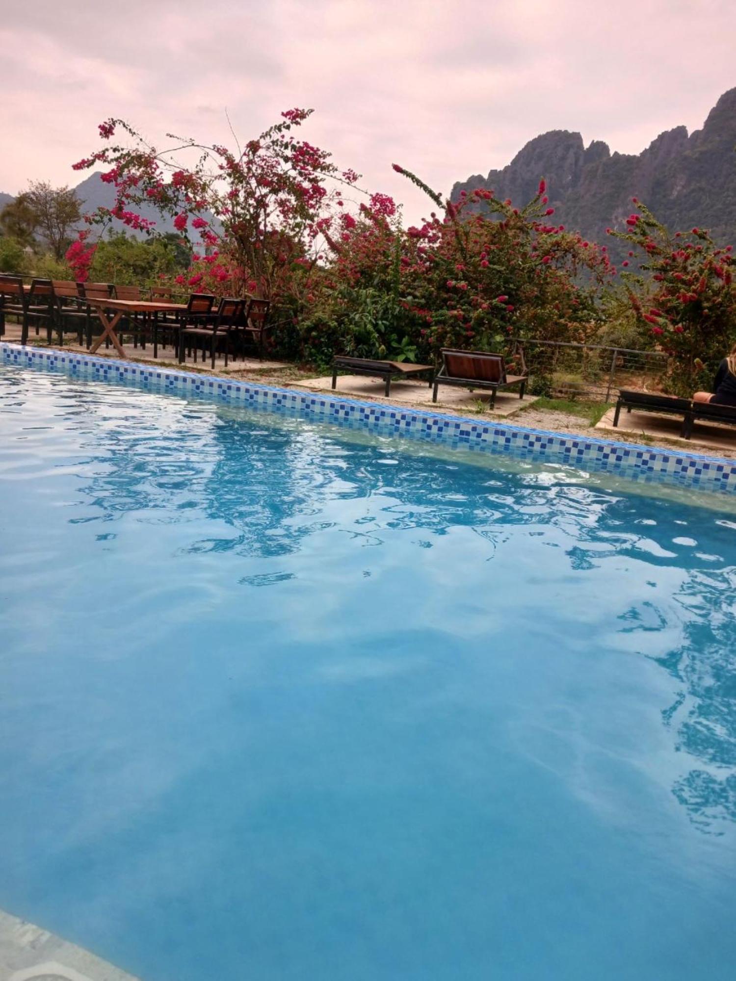 Riverside Garden Hostel Vang Vieng Bagian luar foto